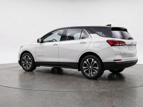 Used 2025 Chevrolet Equinox LT FWD image 6