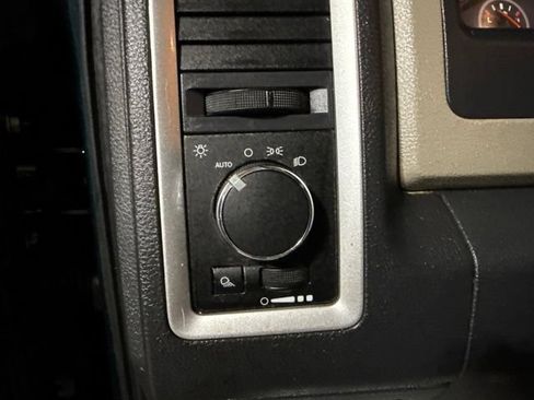 Used 2011 RAM 1500 Classic SLT AWD/4WD image 10
