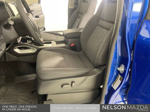 Used 2024 Nissan Frontier SV w/ SV Convenience Package RWD image 25