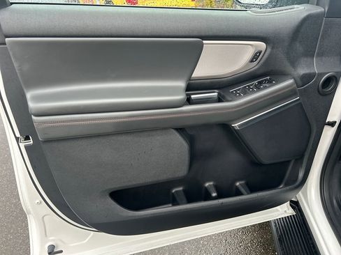 Certified 2025 Ford Expedition Active image 17