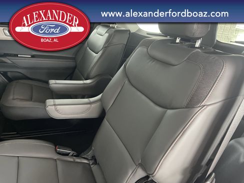 New 2026 Ford Explorer Active w/ Active Comfort Package image 13