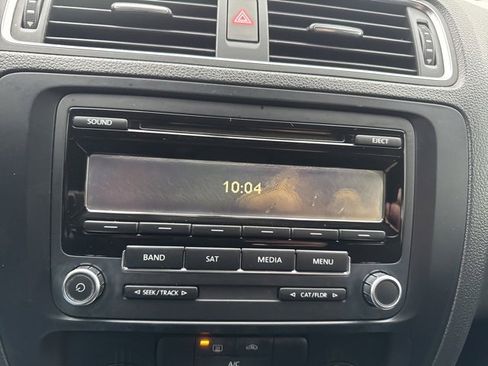 Used 2014 Volkswagen Jetta SE image 16