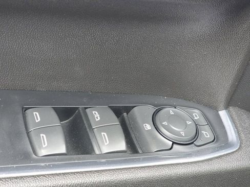 Used 2023 Chevrolet Silverado 1500 LT AWD/4WD image 26