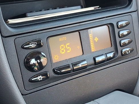 Used 2001 Porsche 911 Carrera image 16