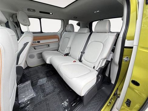 New 2025 Volkswagen ID. Buzz 1st Edition image 9