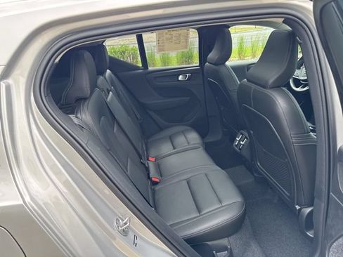 Certified 2025 Volvo XC40 B5 Plus AWD/4WD image 13