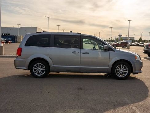Used 2019 Dodge Grand Caravan SXT FWD image 8
