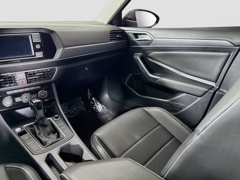 Used 2023 Volkswagen Jetta SE w/ Panoramic Sunroof Package FWD image 23