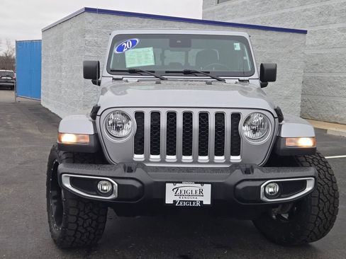 Used 2020 Jeep Gladiator Overland image 4