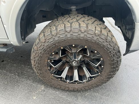 Used 2019 RAM 1500 Classic SLT AWD/4WD image 36