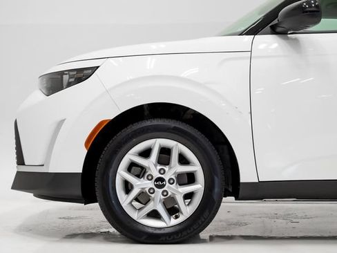 Used 2023 Kia Soul S FWD image 29