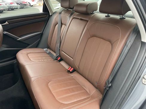 Used 2020 Volkswagen Passat 2.0T SEL image 7