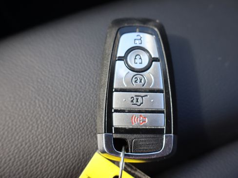 Used 2024 Ford Edge SEL w/ Convenience Package image 32