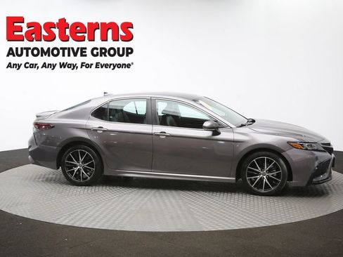Used 2024 Toyota Camry SE image 45