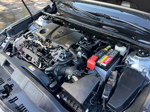Used 2019 Toyota Camry XLE image 35
