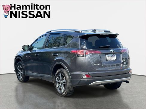 Used 2017 Toyota RAV4 XLE AWD/4WD image 4