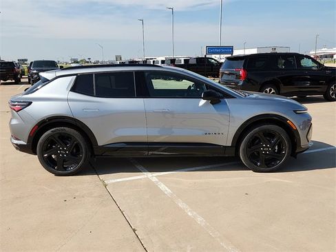 New 2025 Chevrolet Equinox EV RS image 5