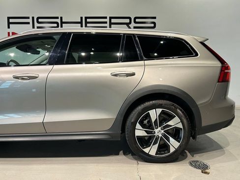 Used 2020 Volvo V60 T5 Cross Country w/ Protection Package Premier AWD/4WD image 4