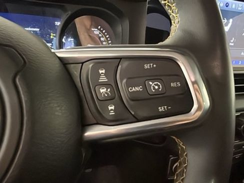 Used 2024 Jeep Wrangler Unlimited Sahara AWD/4WD image 15