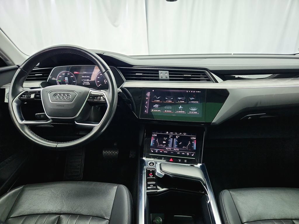 Used 2024 Audi Q8 e-tron Premium Plus w/ Premium Plus Package AWD/4WD image 28