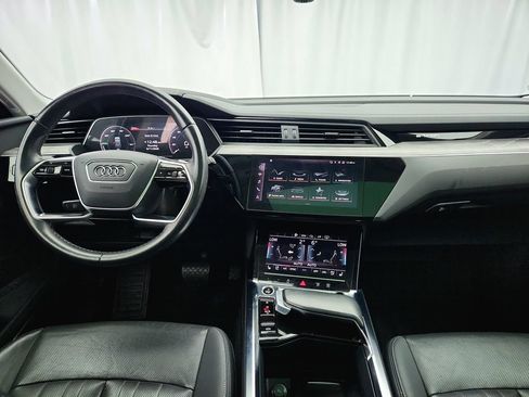 Used 2024 Audi Q8 e-tron Premium Plus w/ Premium Plus Package AWD/4WD image 28