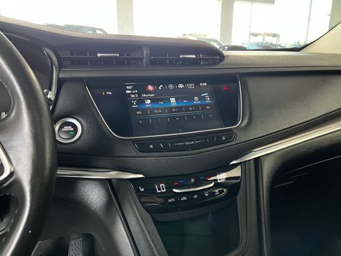 Used 2019 Cadillac XT5 Luxury FWD image 17