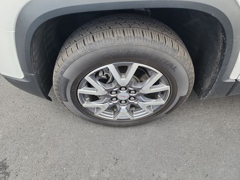 Certified 2023 GMC Acadia SLT w/ Trailering Package image 38