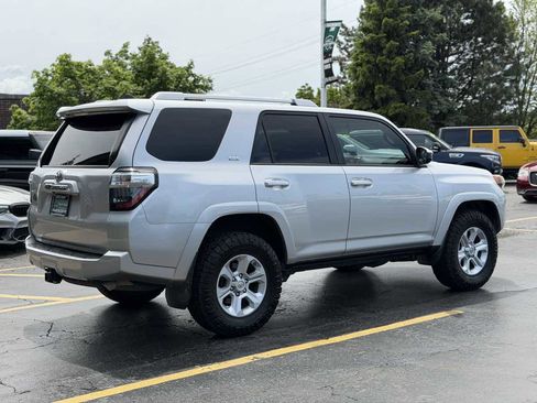 Used 2018 Toyota 4Runner SR5 AWD/4WD image 8