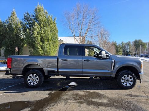 Used 2024 Ford F250 XLT image 11