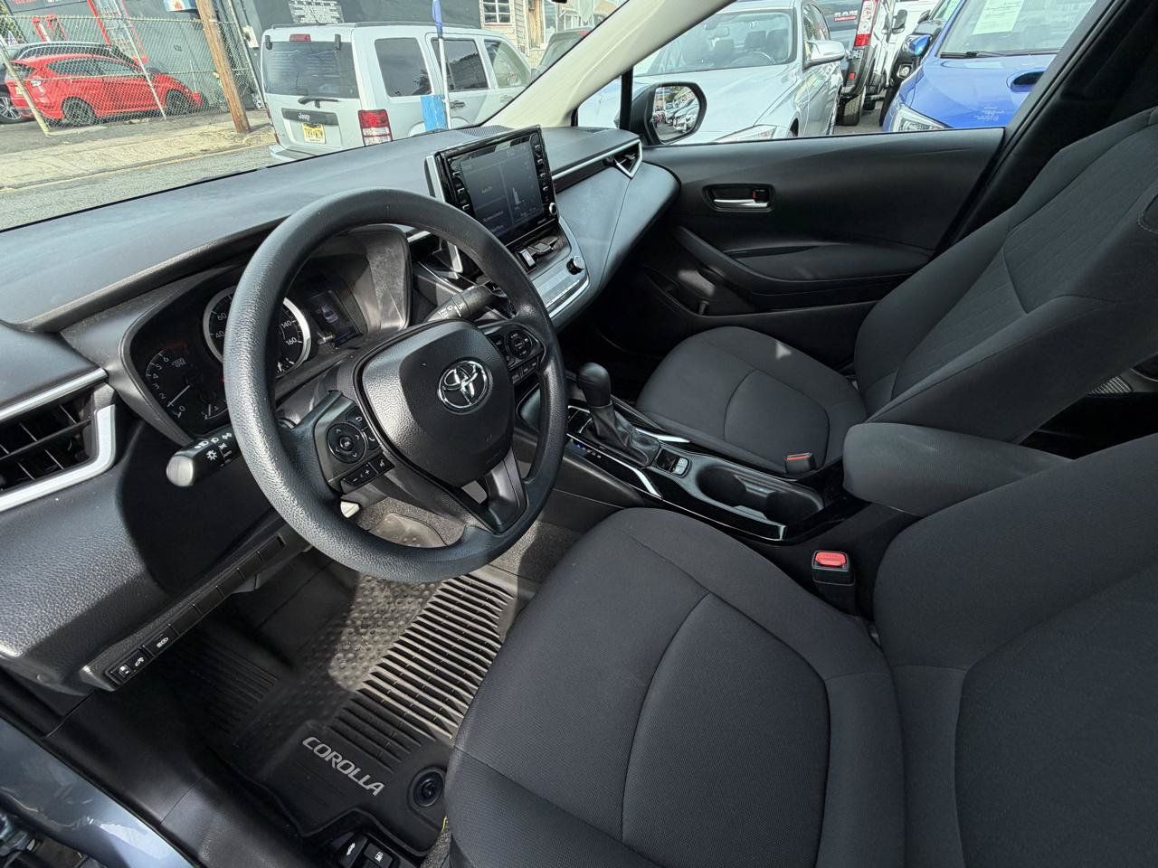 Used 2021 Toyota Corolla LE FWD image 14