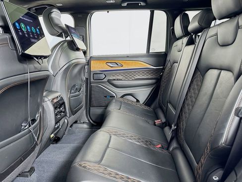 Used 2023 Jeep Grand Cherokee Summit AWD/4WD image 13