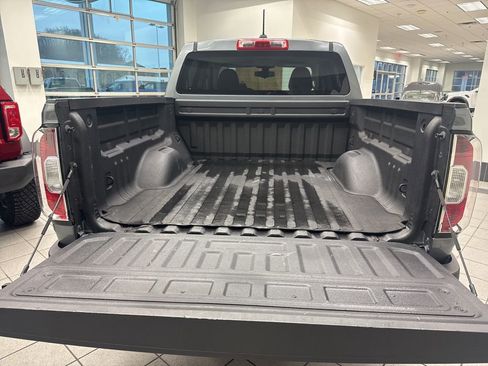 Used 2020 GMC Canyon 2WD Crew Cab w/ Convenience Package image 16