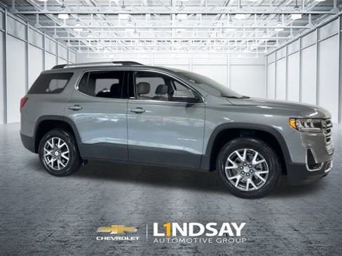 Used 2023 GMC Acadia SLT image 3