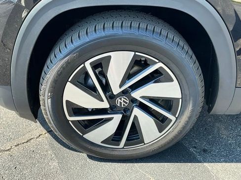 Used 2024 Volkswagen Atlas SEL image 9