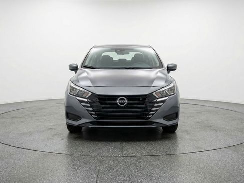 Used 2025 Nissan Versa SV image 2