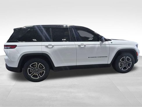 Used 2022 Jeep Grand Cherokee Trailhawk w/ Advanced Protech Group II AWD/4WD image 10