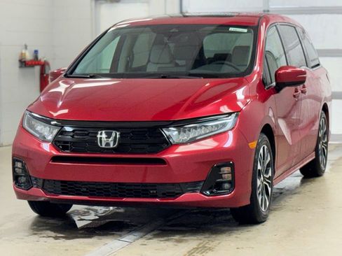 New 2026 Honda Odyssey Elite image 3