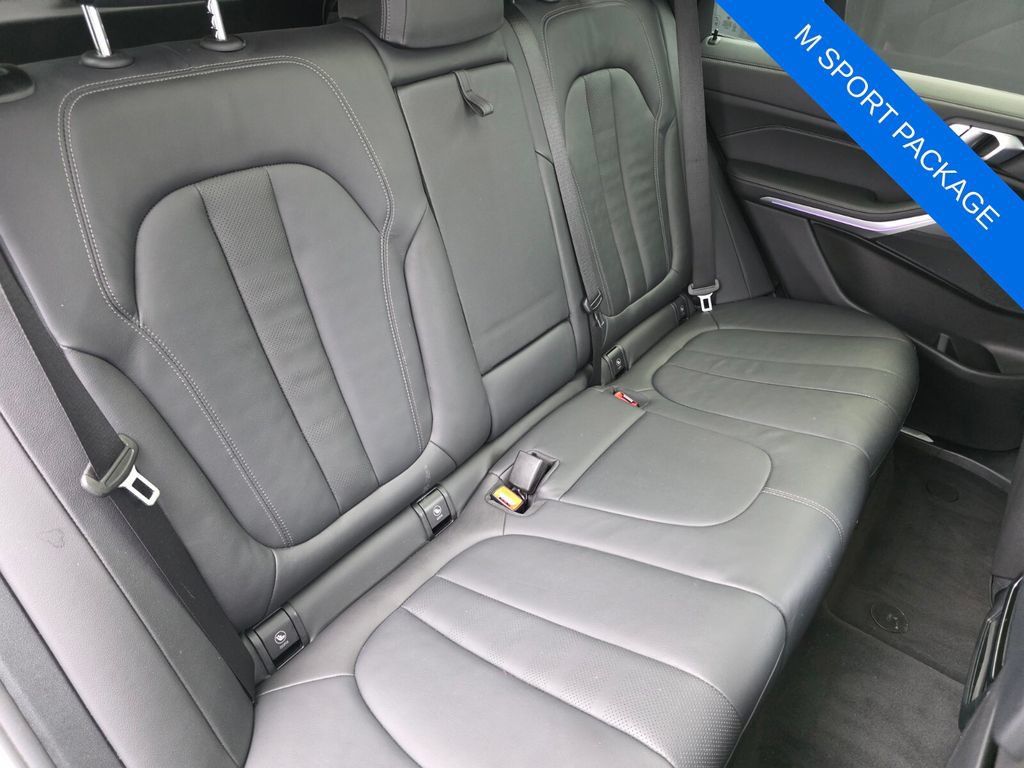 Certified 2022 BMW X5 sDrive40i w/ M Sport Package RWD image 24