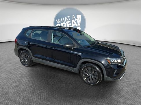 Used 2022 Volkswagen Taos S image 1