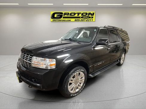 Used 2013 Lincoln Navigator L 4WD image 1