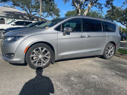 Used 2017 Chrysler Pacifica Limited