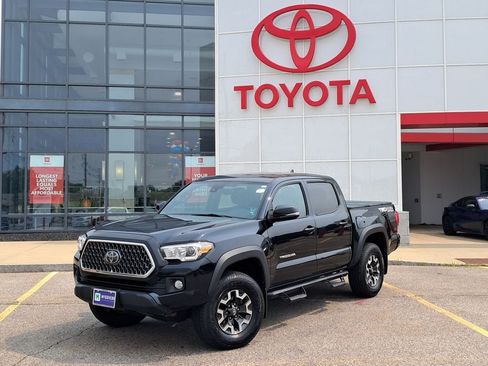 Used 2019 Toyota Tacoma TRD Off-Road w/ Technology Package AWD/4WD image 1