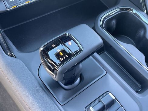 Used 2025 GMC Sierra 1500 AT4 w/ AT4 Premium Package image 16