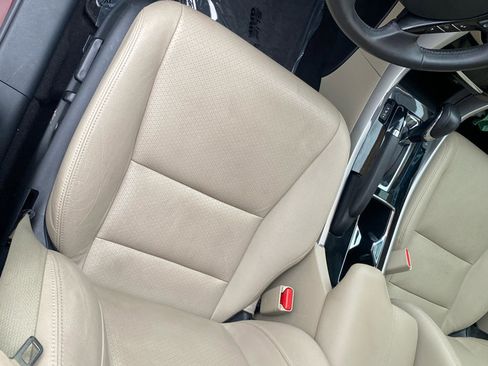 Used 2017 Honda Accord Touring image 12