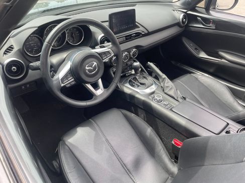 Used 2022 MAZDA MX-5 Miata RF Grand Touring RWD image 16