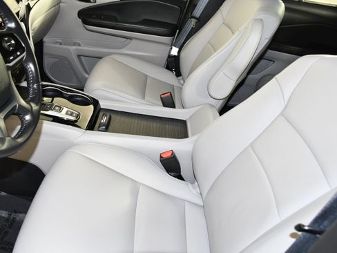 Used 2019 Honda Pilot Touring image 40