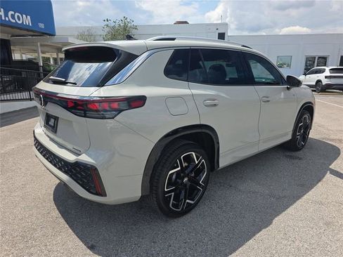 New 2026 Volkswagen Tiguan SEL R-Line image 3