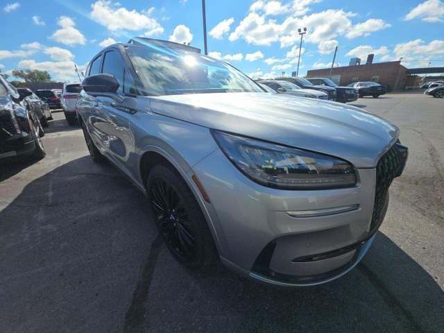 Used 2024 Lincoln Corsair AWD w/ Equipment Group 101A image 5