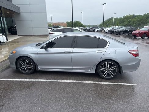 Used 2016 Honda Accord Sport image 12