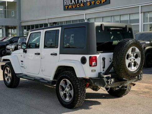 Used 2016 Jeep Wrangler Unlimited Sahara w/ Connectivity Group image 10